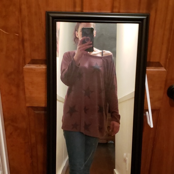 Burgundy LS Shirt with Black Stars 🎃HP🎃LAST ONE! - Picture 5 of 6